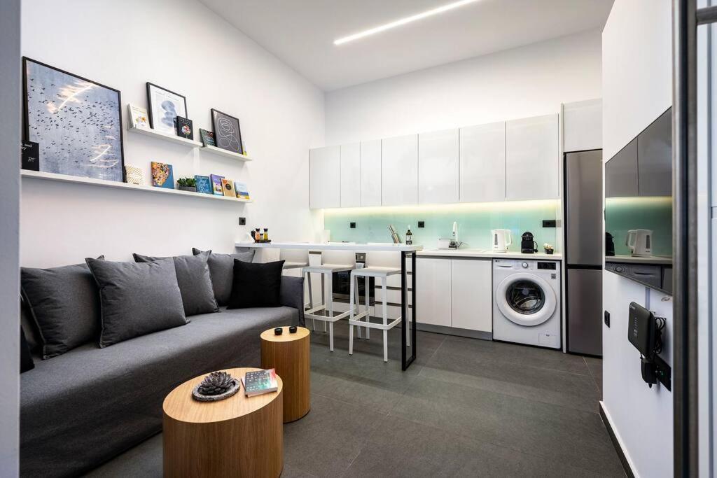 Poem Apartment Kos Town Luaran gambar